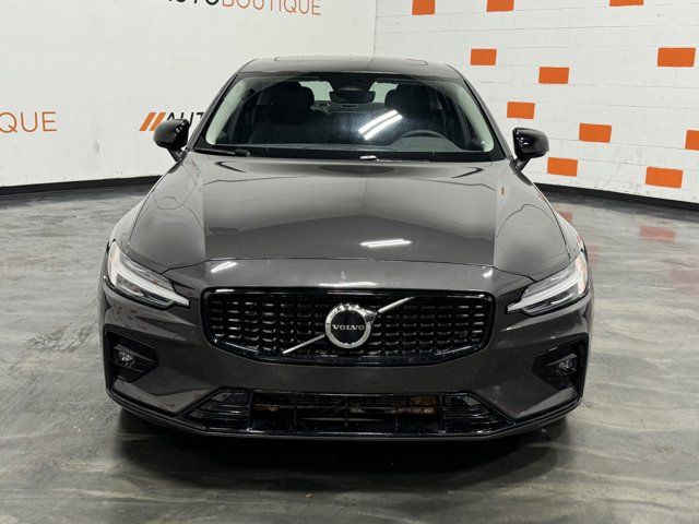 2024 Volvo S60 Core Dark Theme