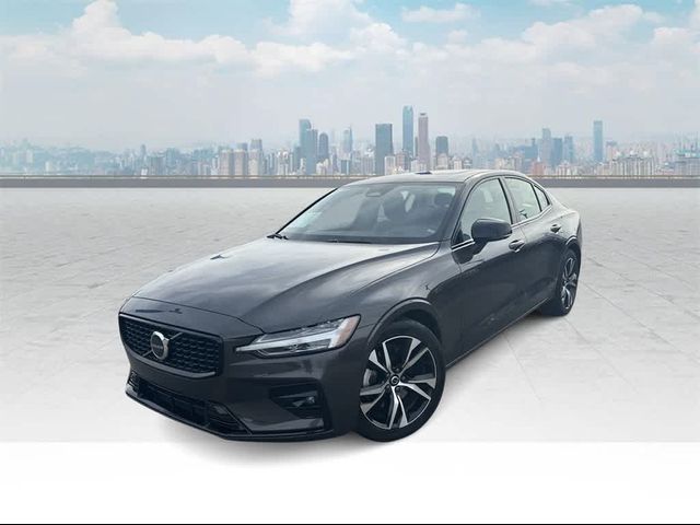 2024 Volvo S60 Core Dark Theme