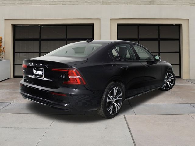 2024 Volvo S60 Core Dark Theme