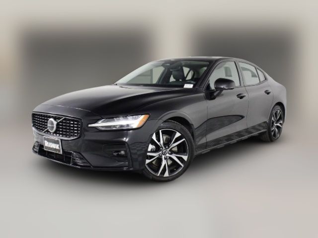 2024 Volvo S60 Core Dark Theme