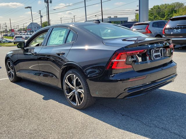 2024 Volvo S60 Core Dark Theme