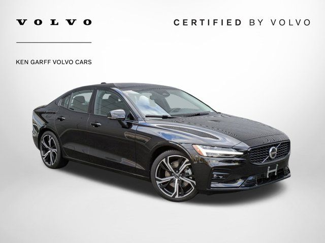 2024 Volvo S60 Core Dark Theme