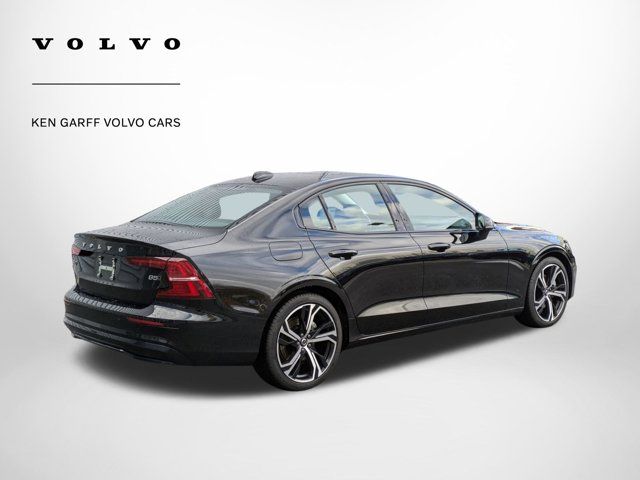 2024 Volvo S60 Core Dark Theme