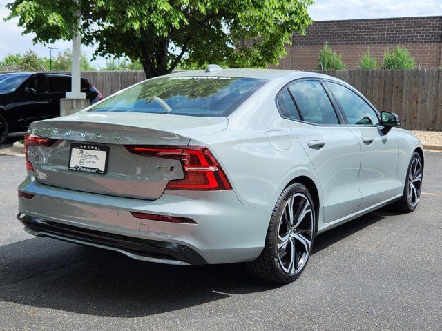 2024 Volvo S60 Core Dark Theme