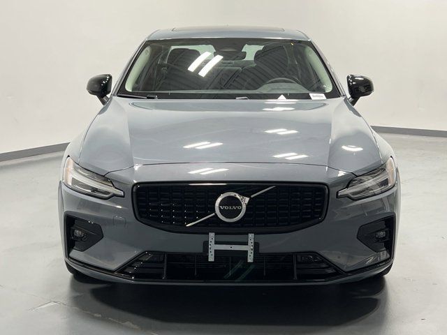 2024 Volvo S60 Core Dark Theme