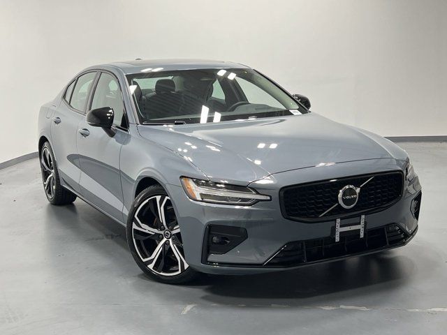 2024 Volvo S60 Core Dark Theme