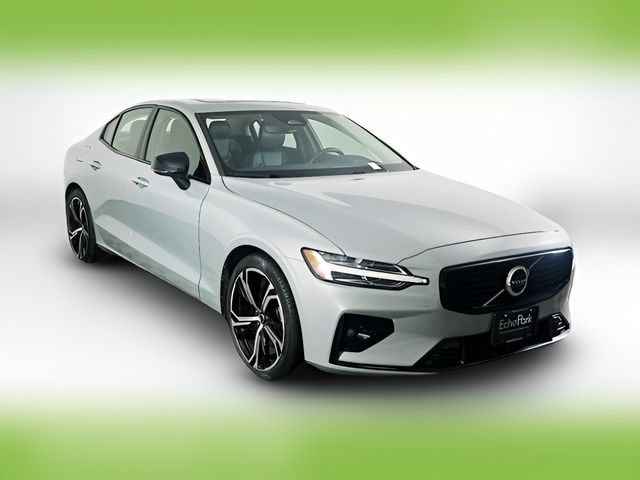 2024 Volvo S60 Core Dark Theme