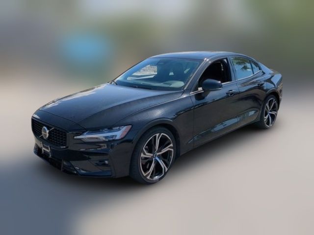 2024 Volvo S60 Core Dark Theme