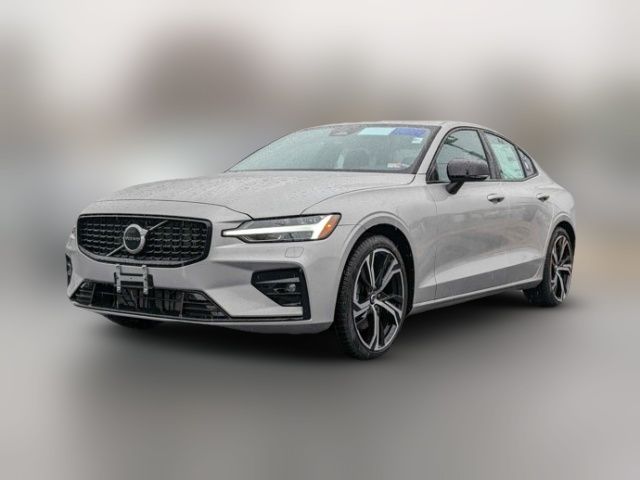 2024 Volvo S60 Core Dark Theme