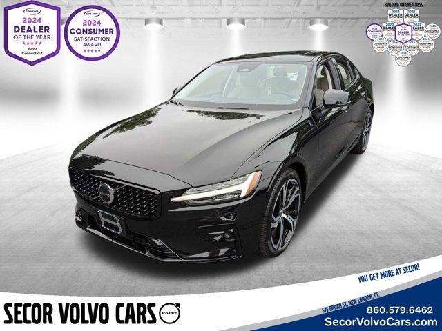 2024 Volvo S60 Core Dark Theme