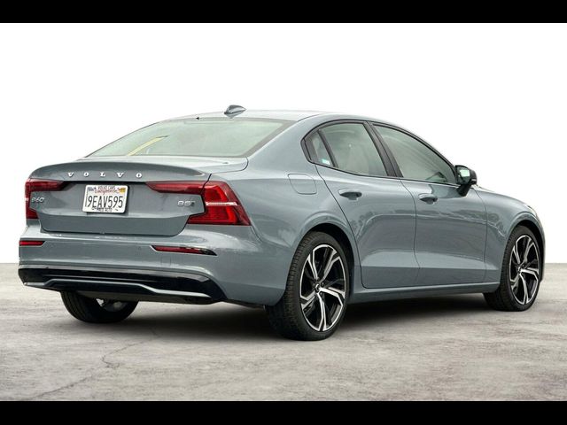 2024 Volvo S60 Core Dark Theme