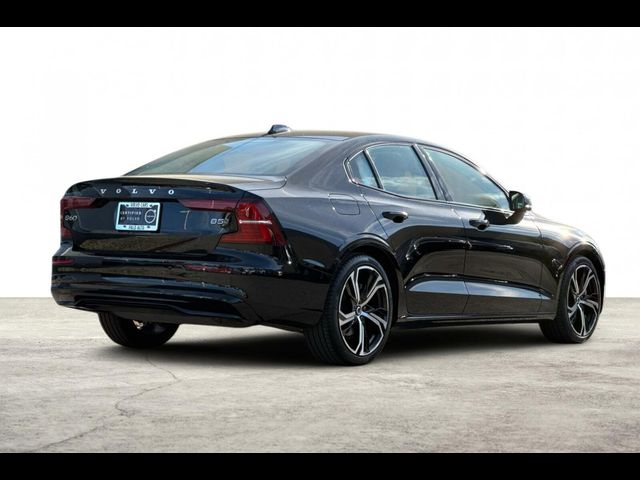 2024 Volvo S60 Core Dark Theme