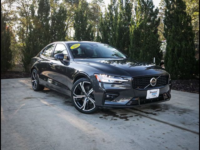 2024 Volvo S60 Core Dark Theme