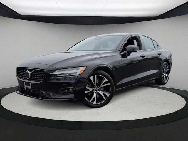 2024 Volvo S60 Core Dark Theme