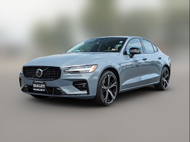 2024 Volvo S60 Core Dark Theme