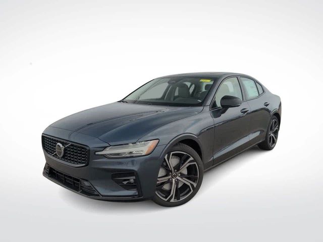 2024 Volvo S60 Core Dark Theme