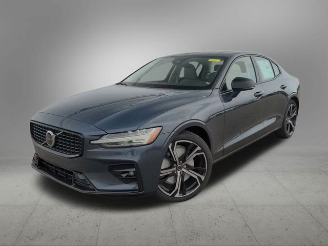 2024 Volvo S60 Core Dark Theme