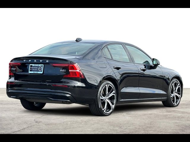 2024 Volvo S60 Core Dark Theme