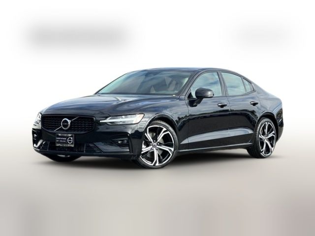 2024 Volvo S60 Core Dark Theme