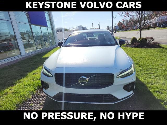 2024 Volvo S60 Core Dark Theme