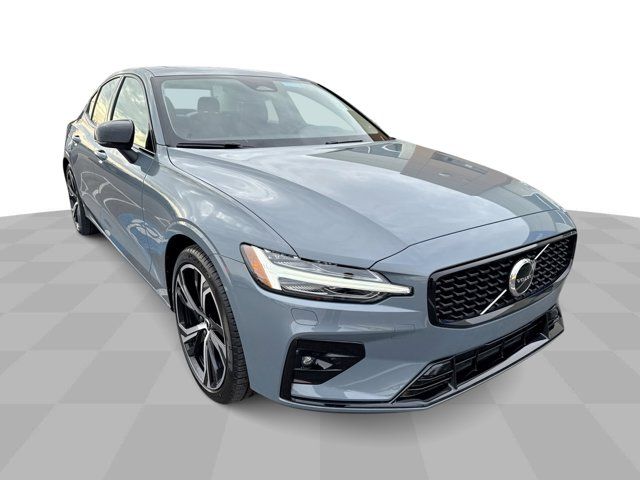 2024 Volvo S60 Core Dark Theme