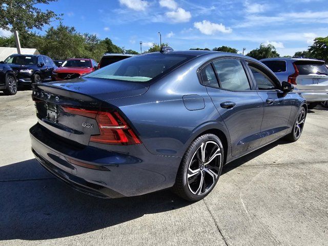 2024 Volvo S60 Core Dark Theme