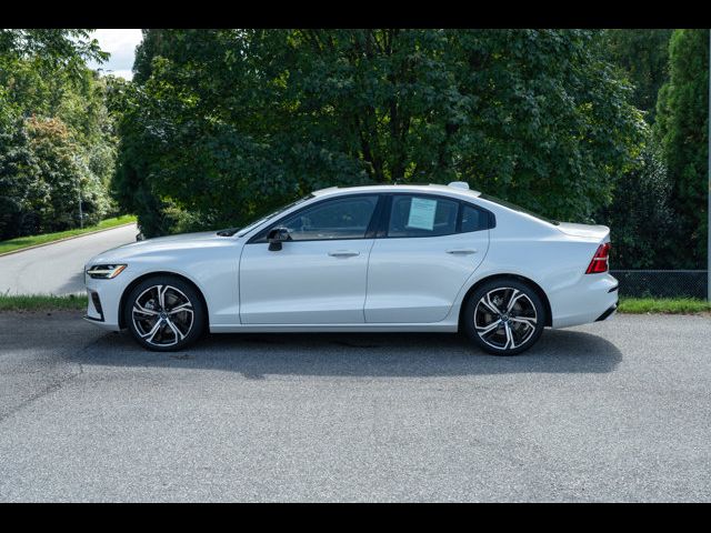 2024 Volvo S60 Core Dark Theme