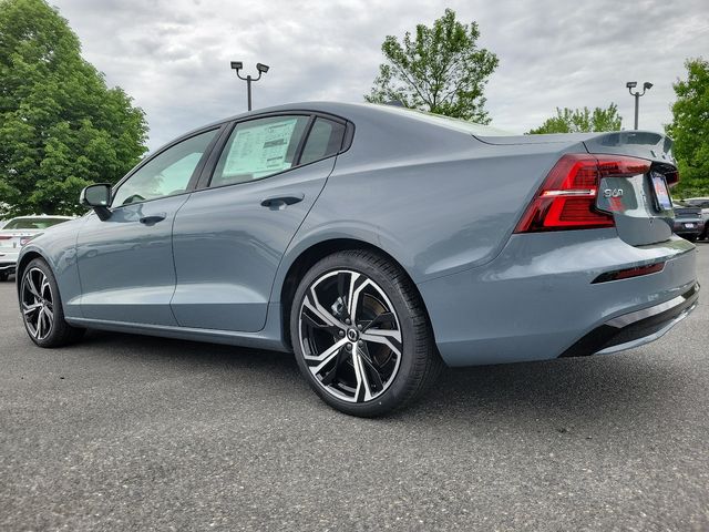 2024 Volvo S60 Core Dark Theme