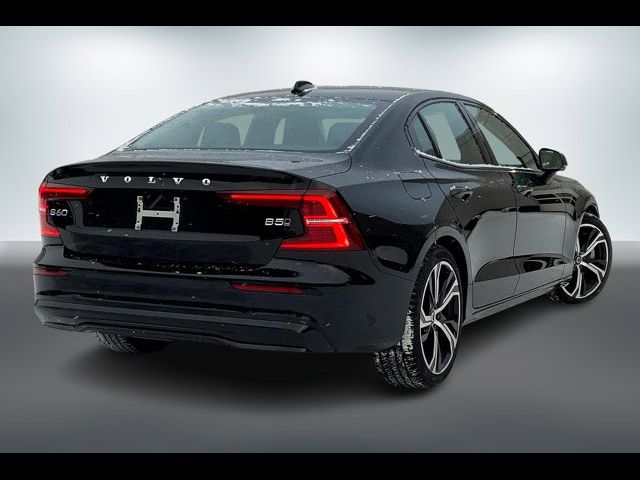 2024 Volvo S60 Core Dark Theme