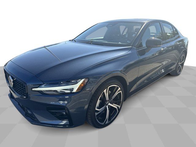 2024 Volvo S60 Core Dark Theme