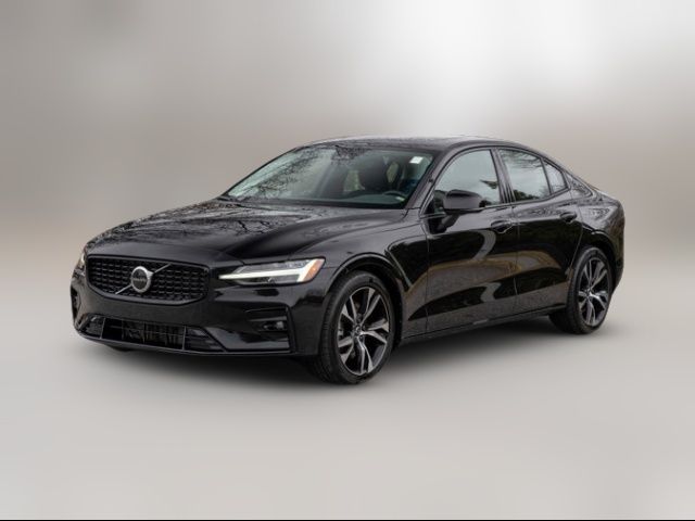 2024 Volvo S60 Core Dark Theme