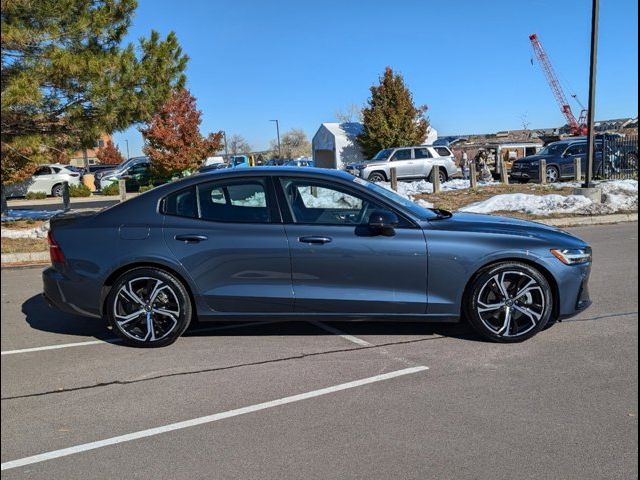 2024 Volvo S60 Core Dark Theme