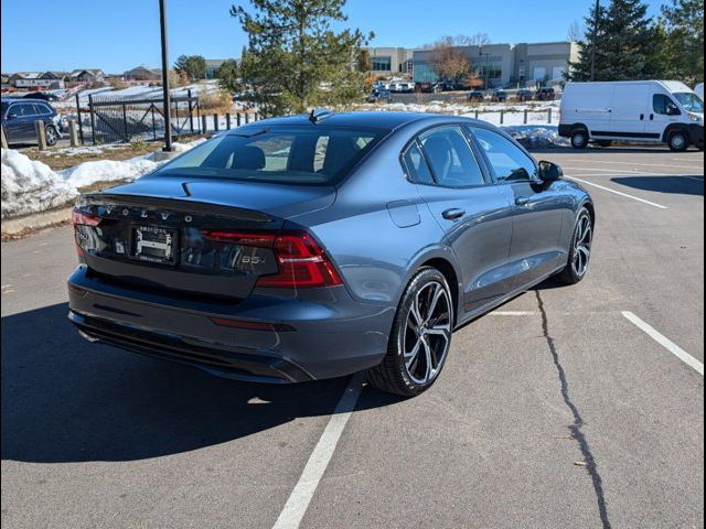 2024 Volvo S60 Core Dark Theme