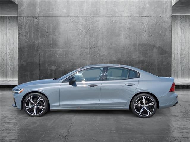 2024 Volvo S60 Core Dark Theme