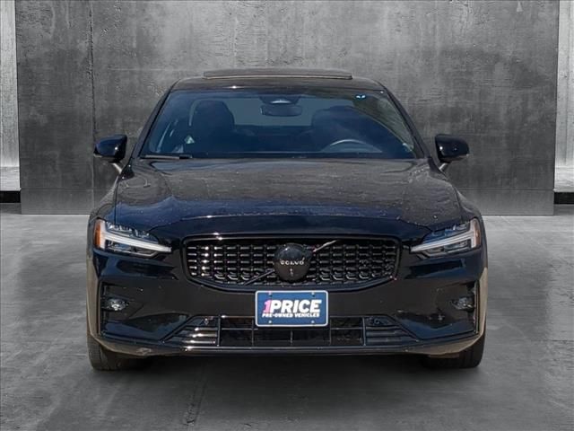 2024 Volvo S60 Plus Black Edition