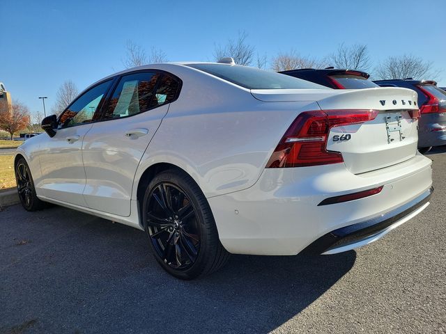 2024 Volvo S60 Plus Black Edition