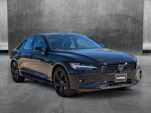 2024 Volvo S60 Plus Black Edition