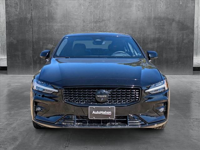 2024 Volvo S60 Plus Black Edition