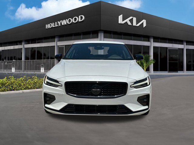 2024 Volvo S60 Plus Black Edition