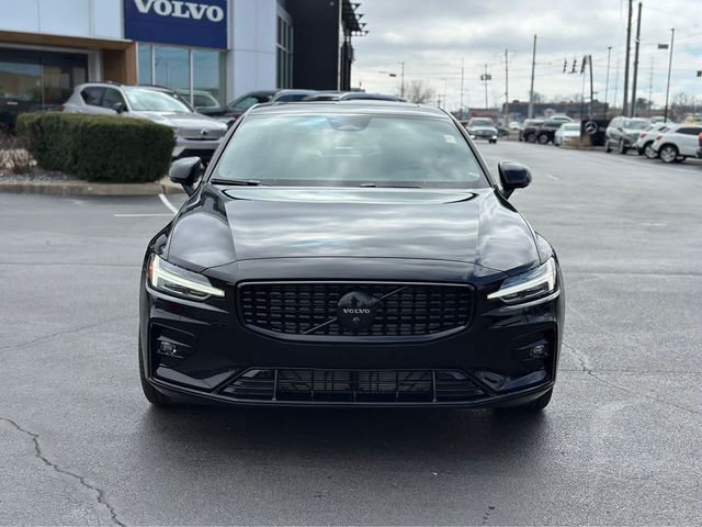 2024 Volvo S60 Plus Black Edition