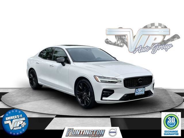 2024 Volvo S60 Plus Black Edition