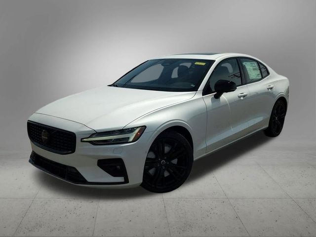 2024 Volvo S60 Plus Black Edition