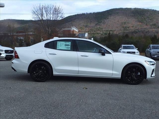 2024 Volvo S60 Plus Black Edition