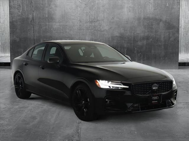 2024 Volvo S60 Plus Black Edition