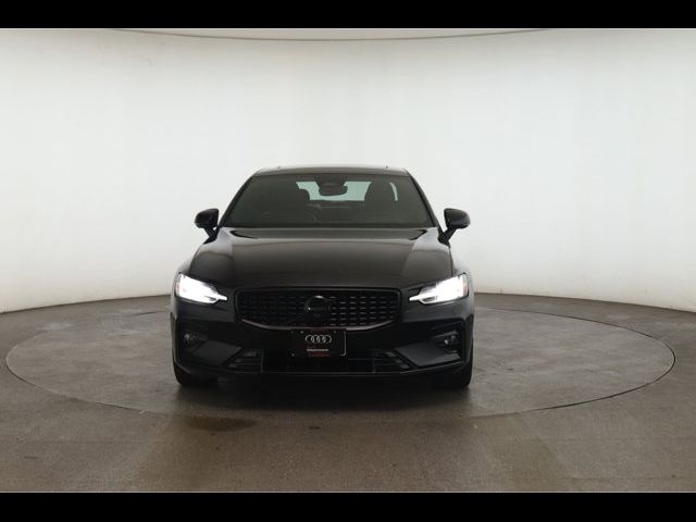 2024 Volvo S60 Plus Black Edition