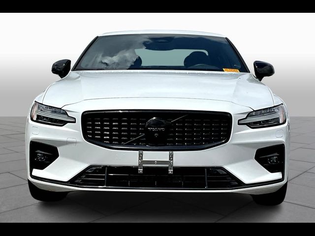 2024 Volvo S60 Plus Black Edition