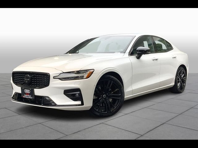 2024 Volvo S60 Plus Black Edition