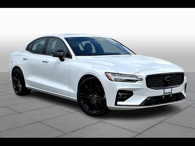 2024 Volvo S60 Plus Black Edition