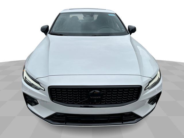 2024 Volvo S60 Plus Black Edition