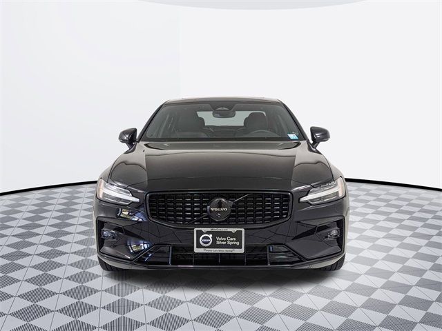 2024 Volvo S60 Plus Black Edition